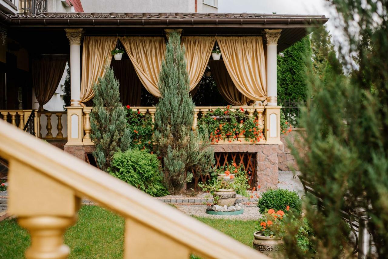 Курортний Готель Золота Корона Truskawez Exterior foto